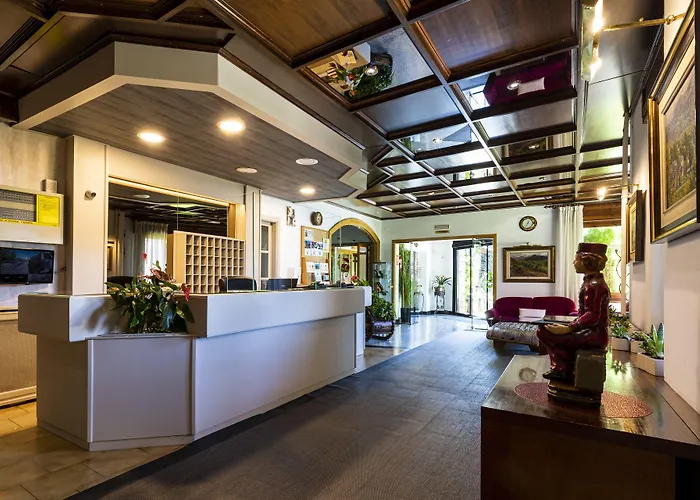 Отель Del Prado 3*